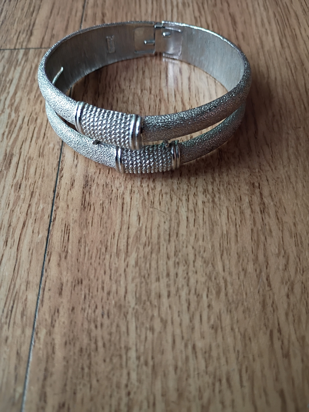 Vintage Crown Trifari Silver Textured Split Band Hinged Clamper Bangle Bracelet!